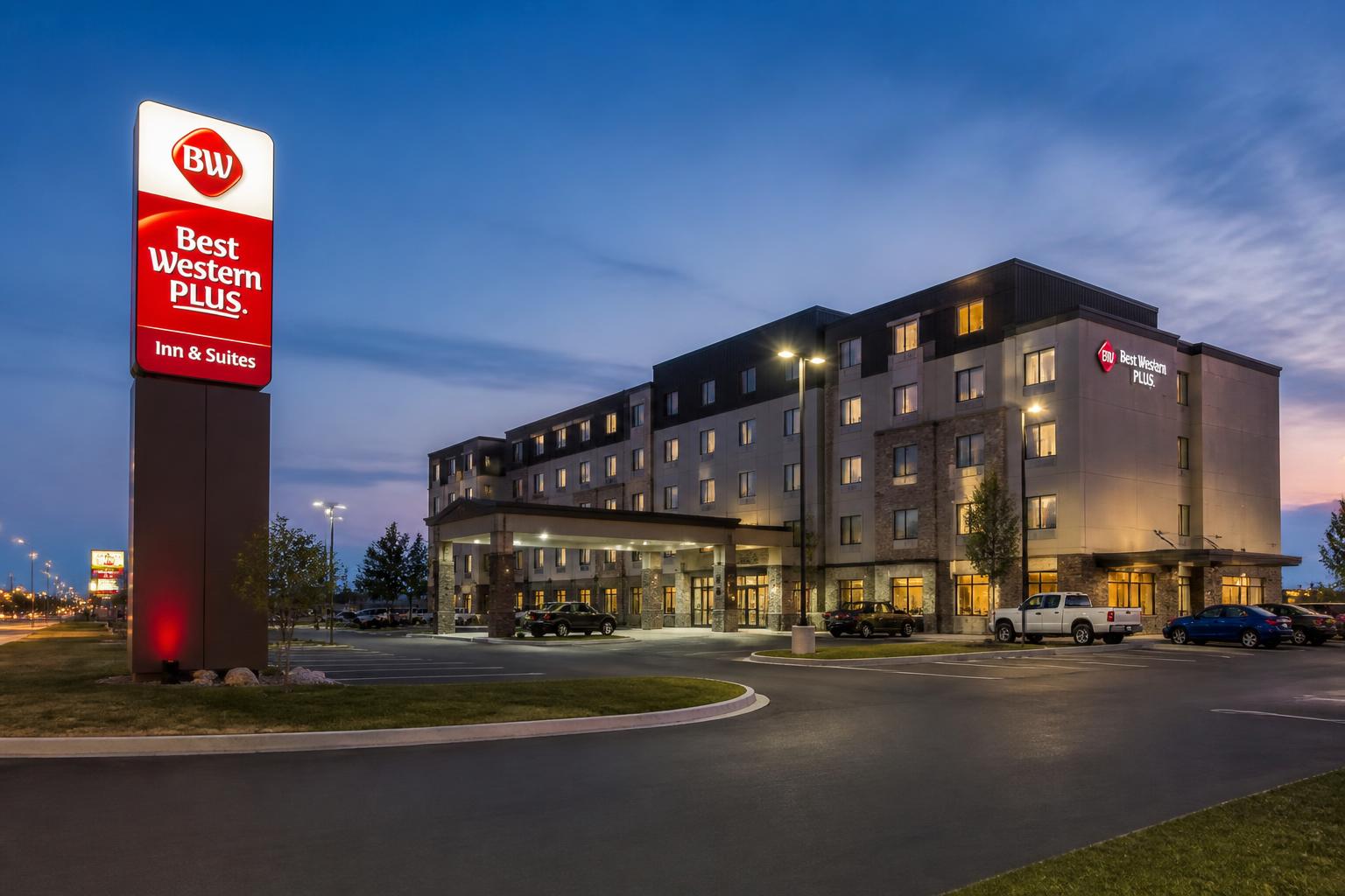 Branded highway hotel refinanced ahead of maturity